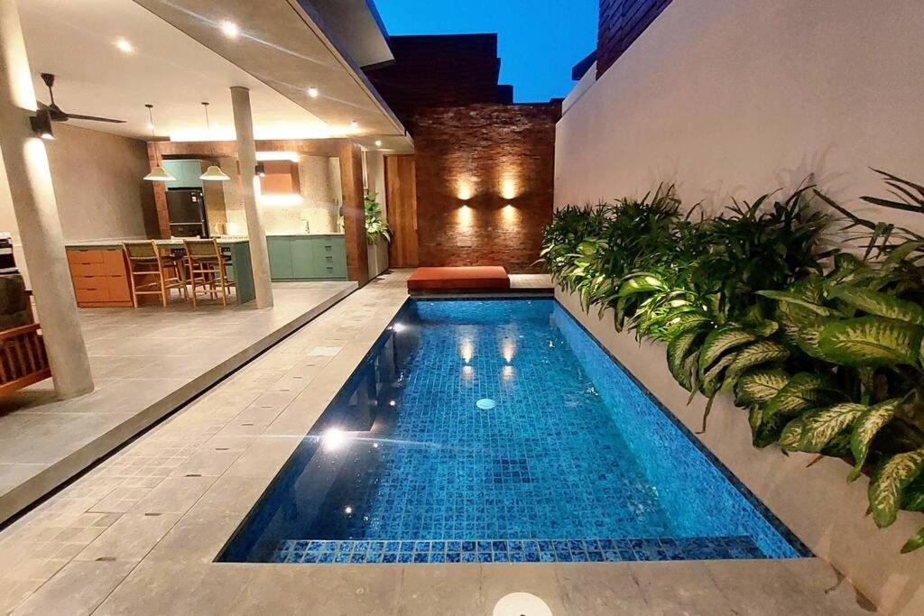 Akhila 3 - 2 Bedroom Modern Tropical At The Heart Of