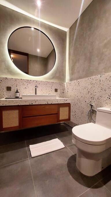 Akhila 3 - 2 Bedroom Modern Tropical At The Heart Of Seminyak (Bali)