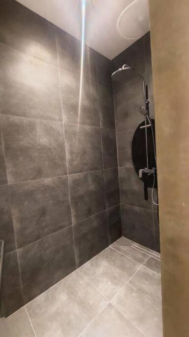 Akhila 3 - 2 Bedroom Modern Tropical At The Heart Of Villa *